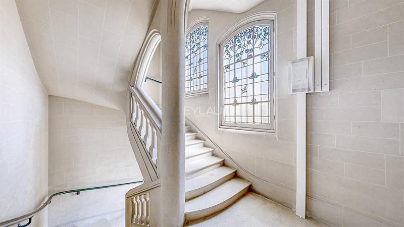 Appartement - 140 m² - 5 pièces