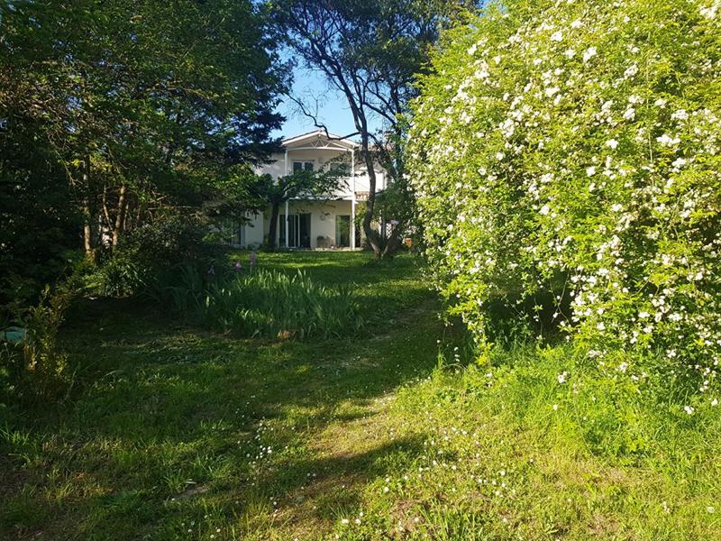 Maison - 240 m² - 8 pièces