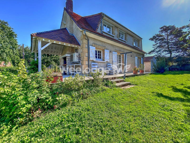 Maison traditionnelle - 185 m² - 5 pièces