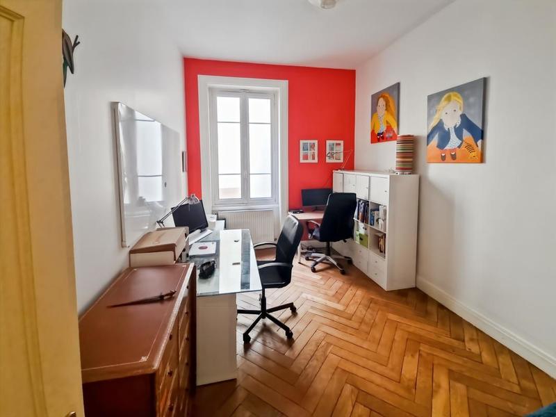 Appartement - 147 m² - 6 pièces