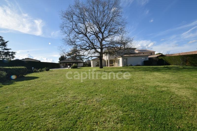 Villa - 220 m² - 7 pièces