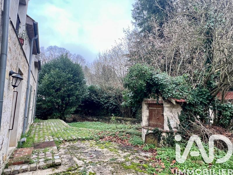 Maison - 227 m² - 9 pièces