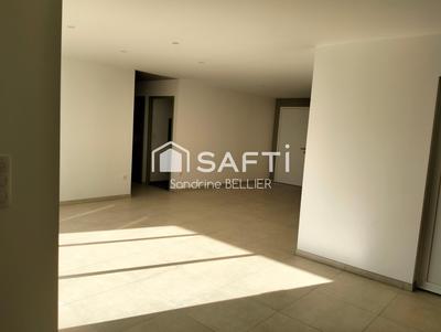 Maison - 94 m² - 4 pièces