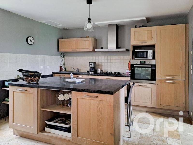 Maison - 99 m² - 5 pièces