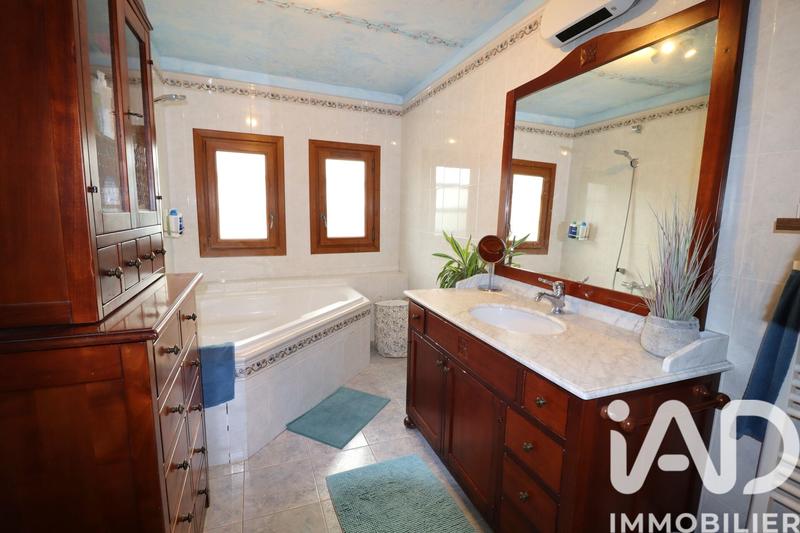 Maison - 190 m² - 8 pièces