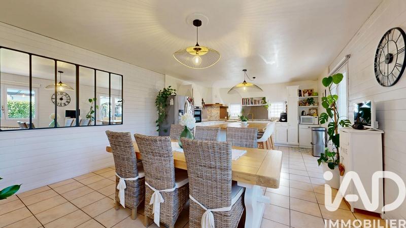 Maison - 206 m² - 8 pièces