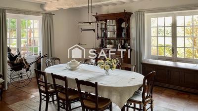 Maison - 300 m² - 8 pièces