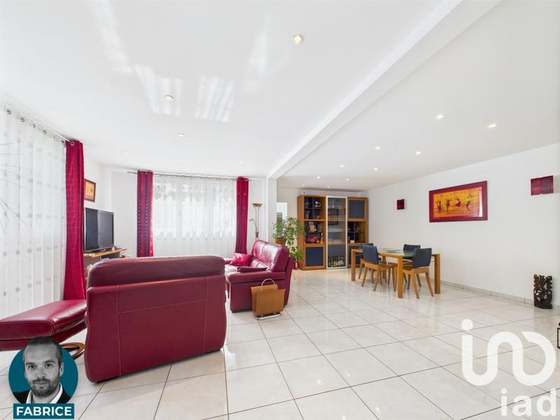 Maison - 216 m² - 8 pièces