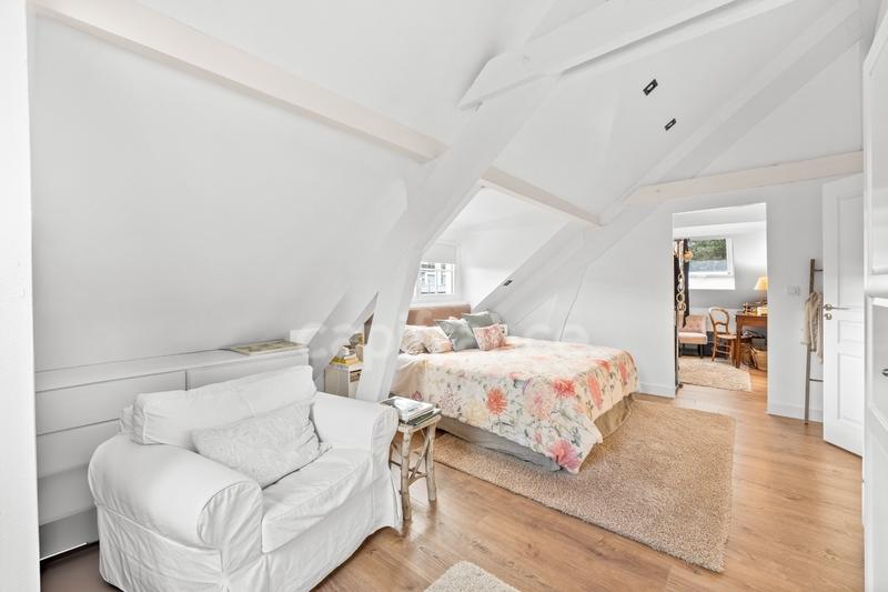 Maison - 207 m² - 6 pièces