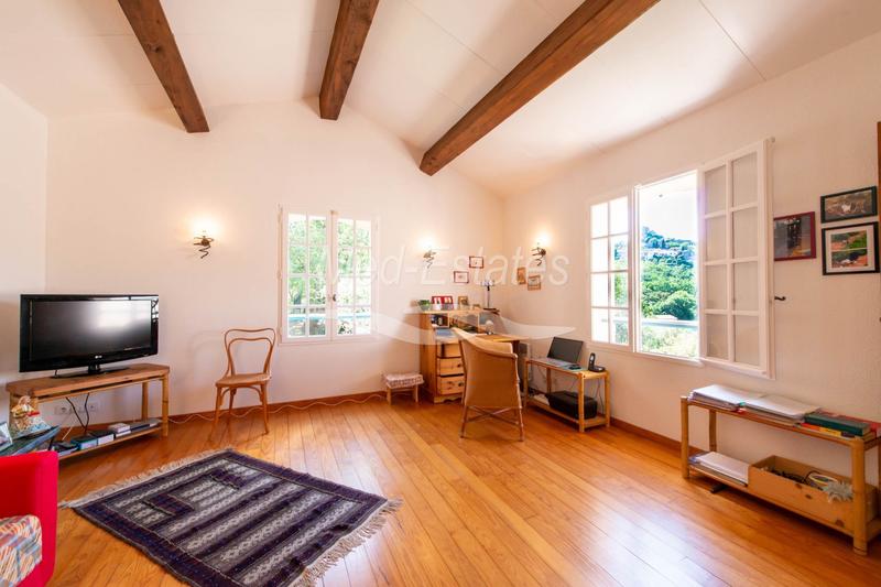 Villa - 240 m² - 5 pièces