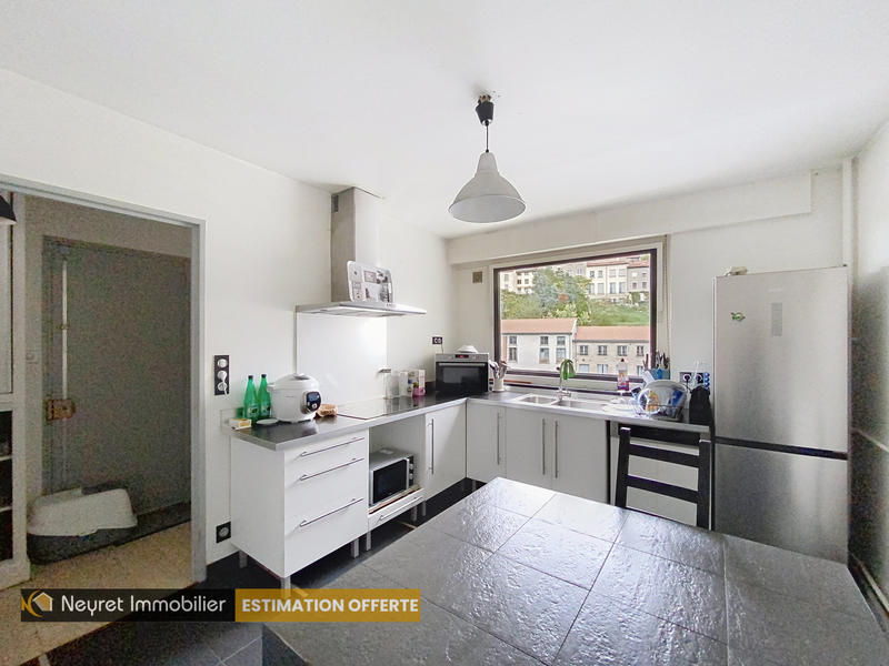 Appartement - 125 m² - 5 pièces