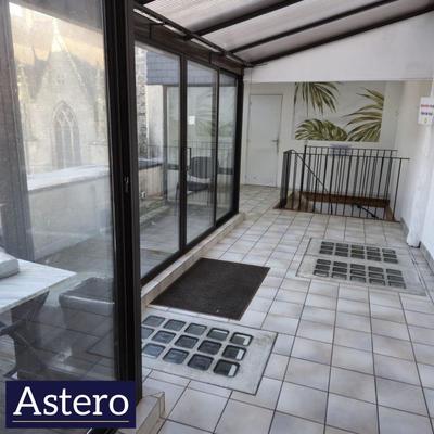 Appartement - 253 m² - 9 pièces