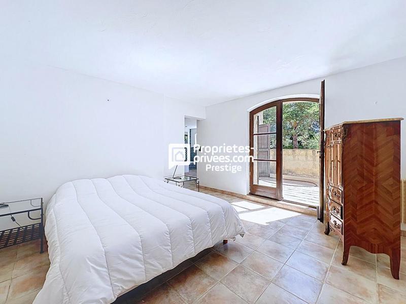 Maison - 211 m² - 7 pièces