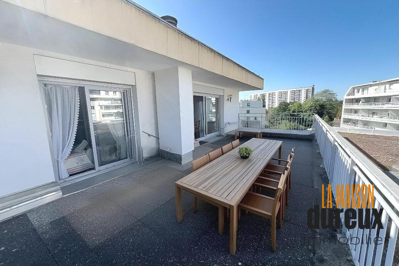 Appartement - 101 m² - 5 pièces