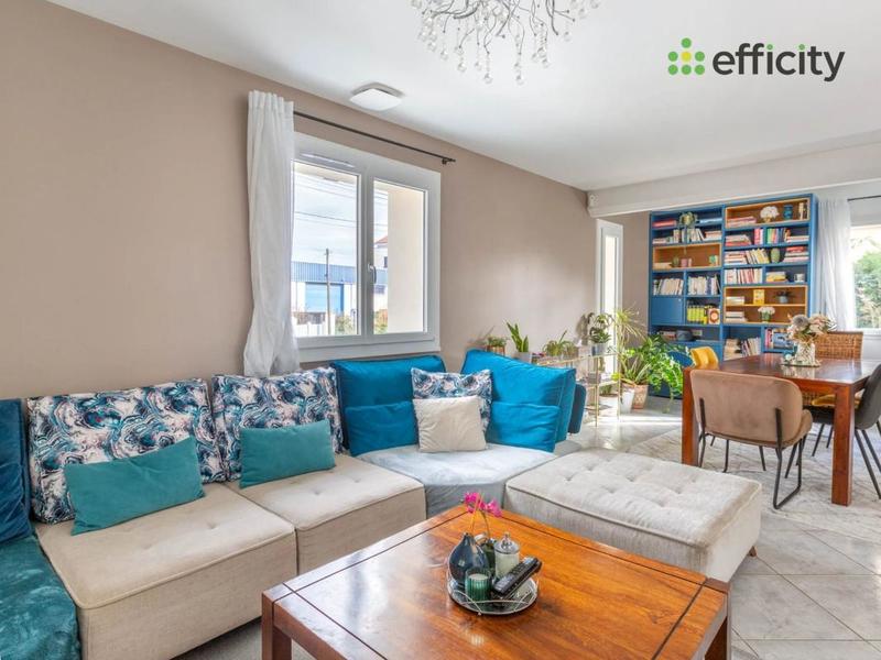 Pavillon - 161 m² - 7 pièces