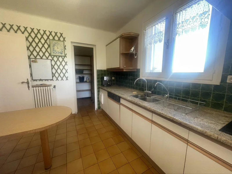 Maison - 228 m² - 9 pièces