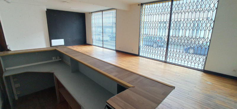 Local commercial - 158 m² - 1 pièce