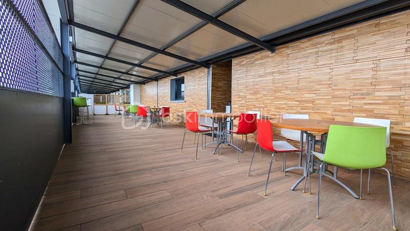 Immeuble - 1 900 m² - 30 pièces