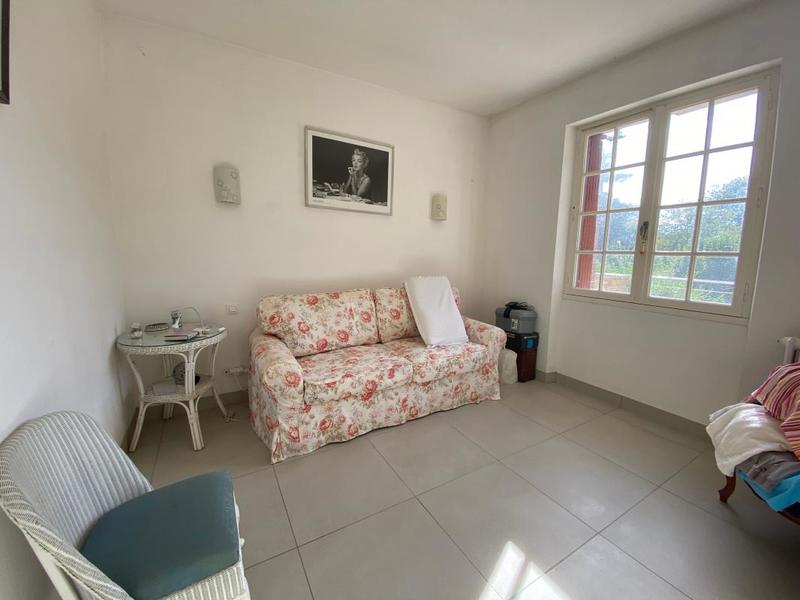 Maison - 244 m² - 7 pièces