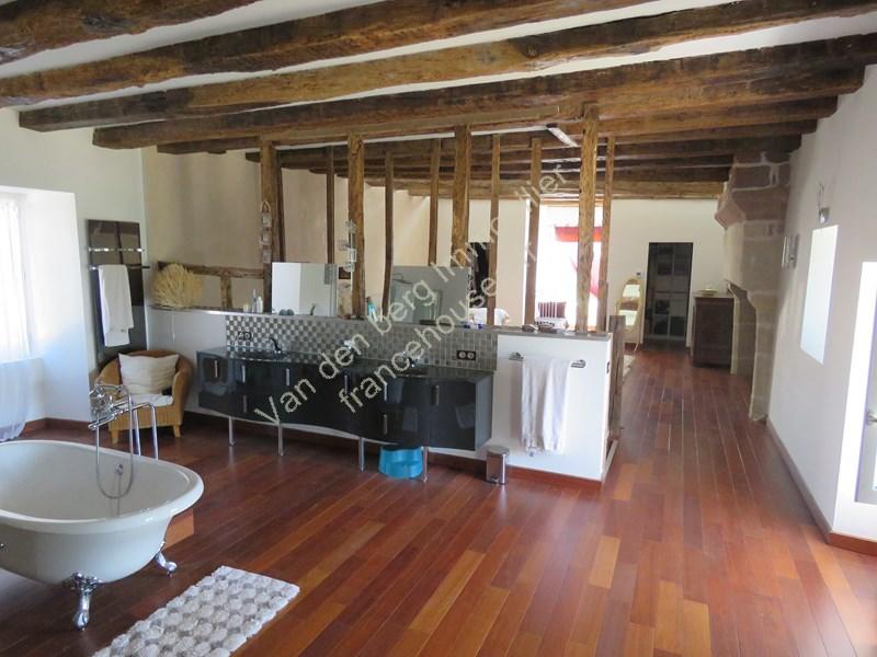 Maison - 485 m² - 7 pièces