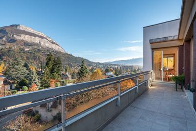 Appartement - 93 m² - 3 pièces