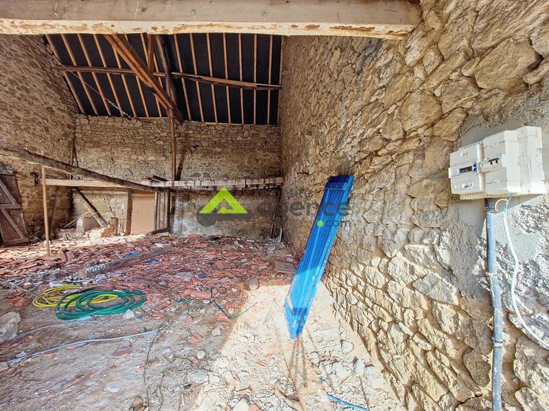 Maison - 200 m² - 2 pièces