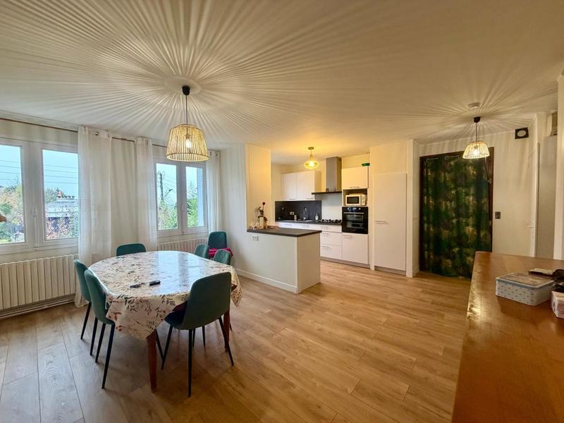 Maison - 133 m² - 6 pièces