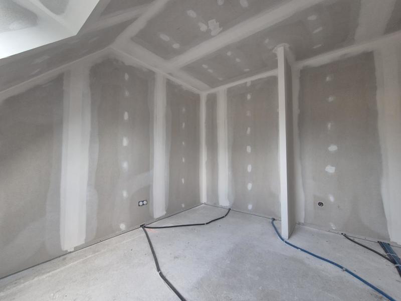 Maison - 1 100 m² - 5 pièces