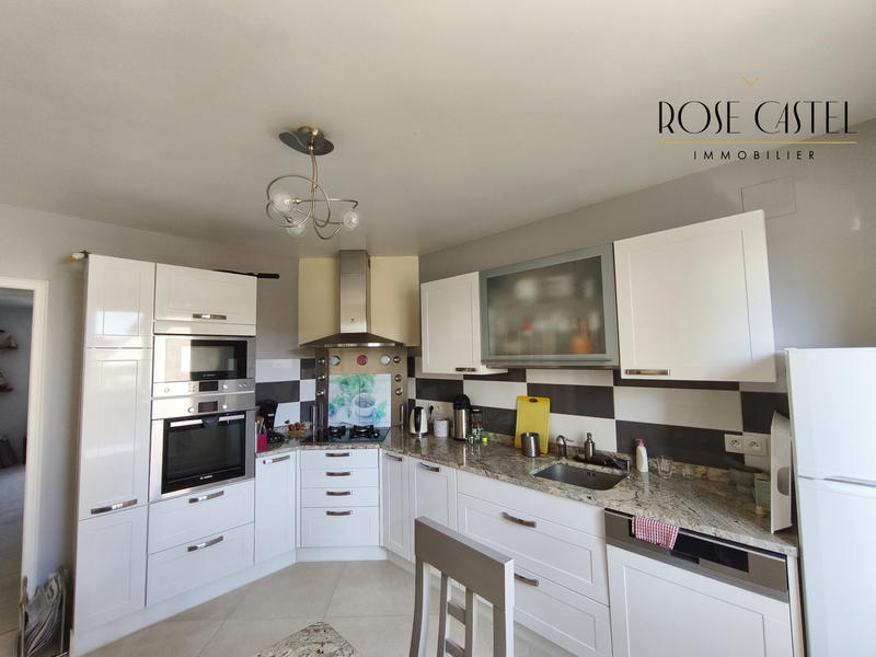 Maison - 158 m² - 8 pièces