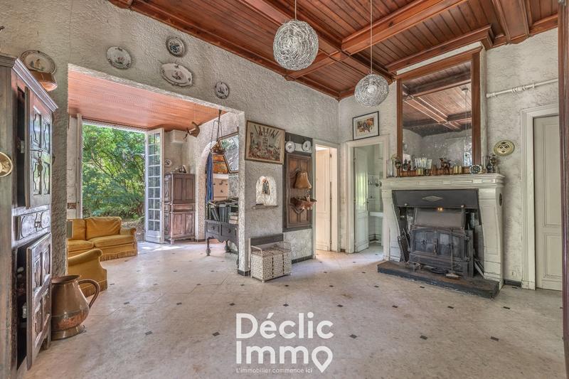 Maison - 300 m² - 9 pièces