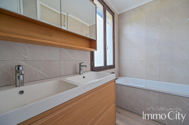 Maison - 86 m² - 4 pièces