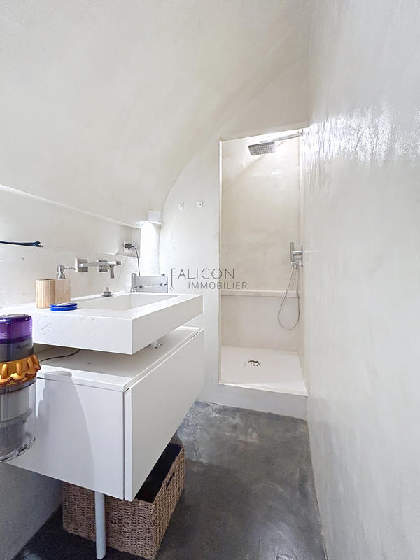 Appartement - 80 m² - 3 pièces