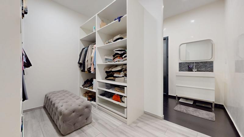 Maison contemporaine - 280 m² - 6 pièces