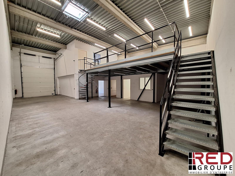 Entrepôt - 254 m²