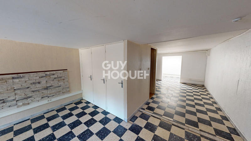 Maison - 284 m² - 11 pièces