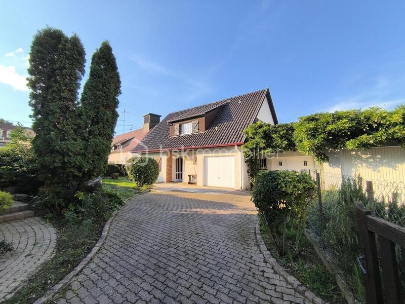 Maison traditionnelle - 110 m² - 5 pièces
