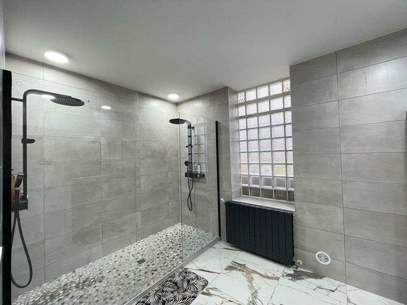 Maison - 270 m² - 6 pièces