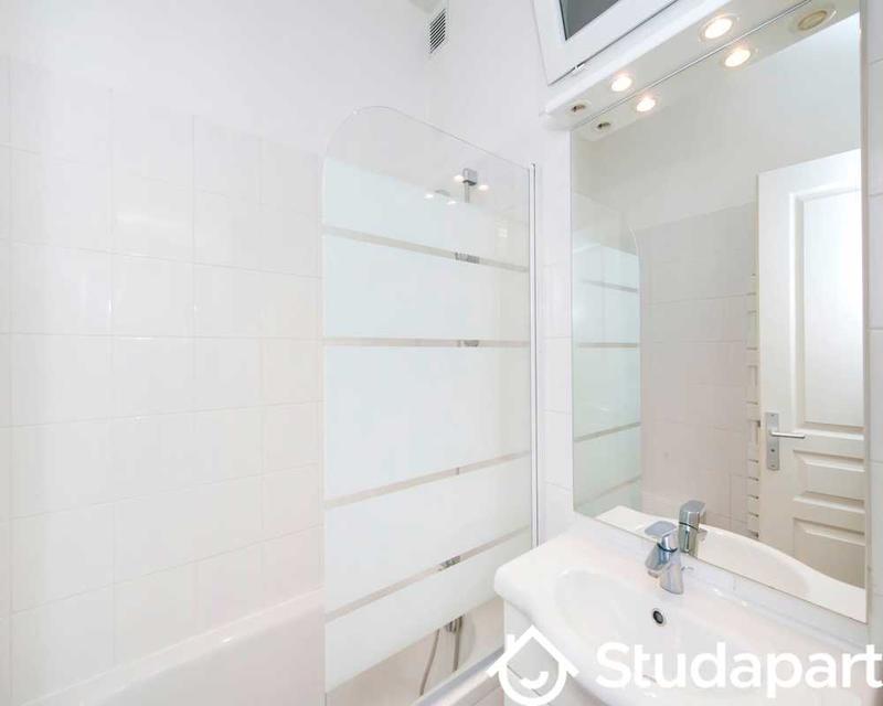 Chambre - 60 m² - 1 pièce