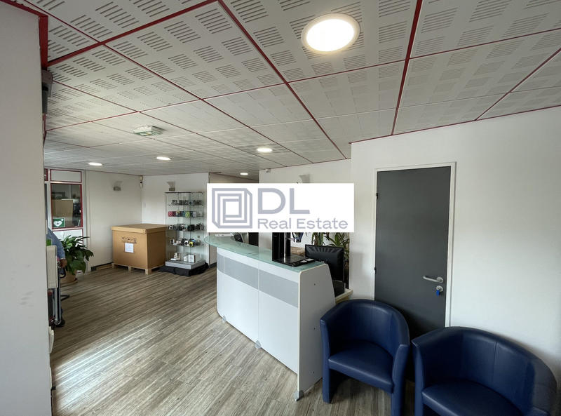 Entrepôt - 1 850 m²