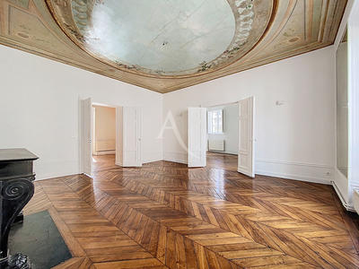 Appartement - 177 m² - 5 pièces