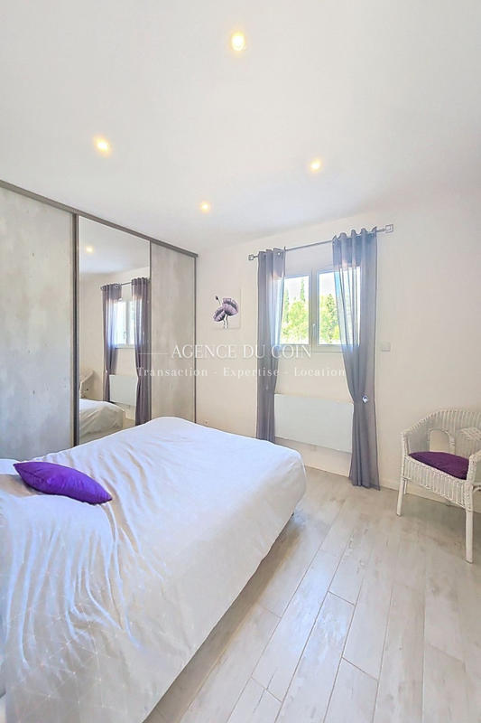 Villa - 300 m² - 7 pièces