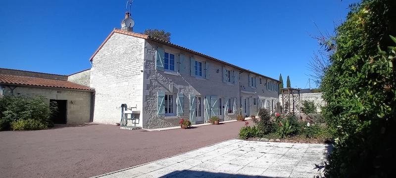 Maison - 210 m² - 7 pièces