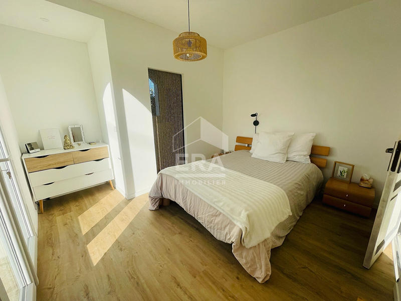 Maison - 219 m² - 7 pièces