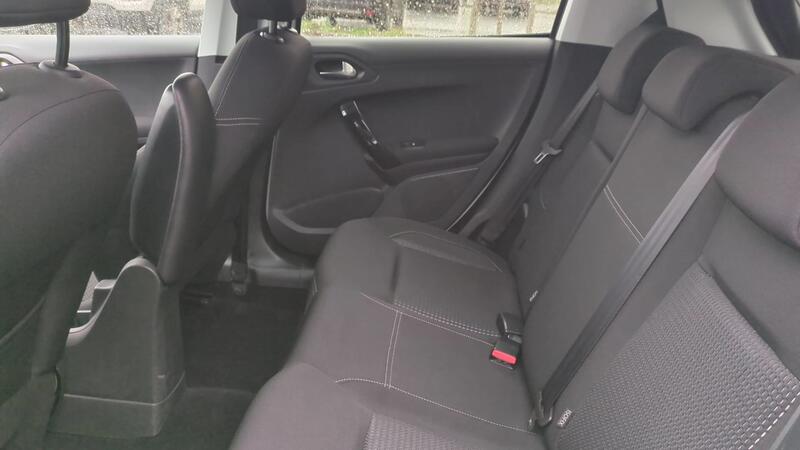 Peugeot 208 1.2 Puretech 110 Allure