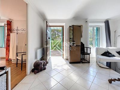 Appartement - 90 m² - 3 pièces