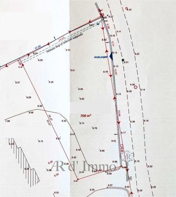 Terrain constructible - 700 m²