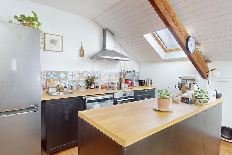 Appartement - 99 m² - 6 pièces