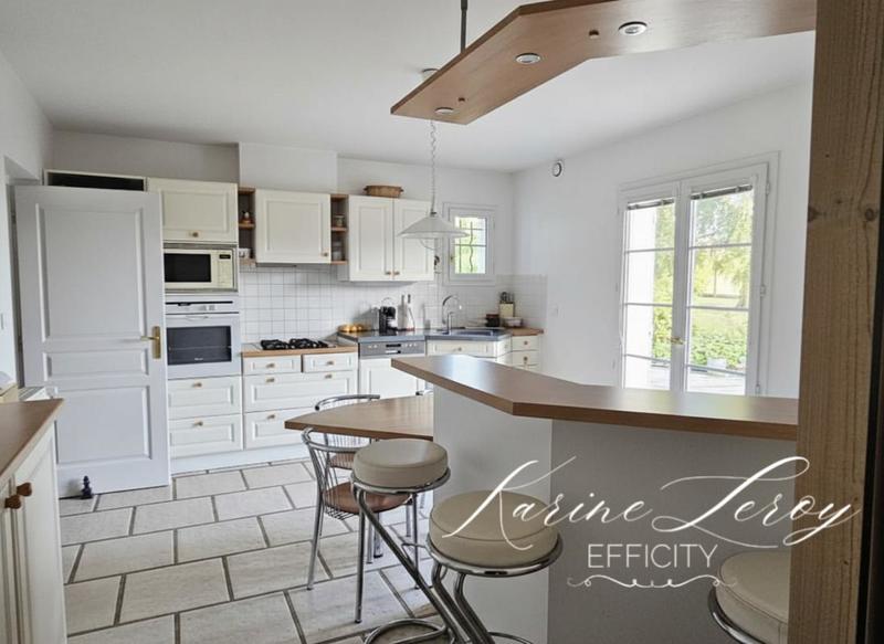 Pavillon - 200 m² - 6 pièces