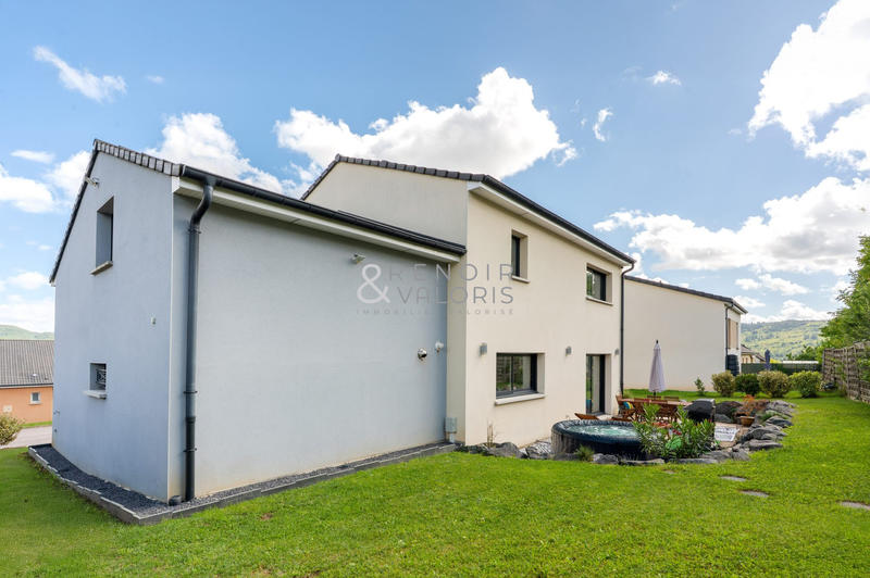 Maison - 162 m² - 7 pièces