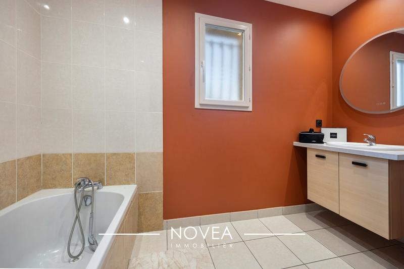 Maison traditionnelle - 102 m² - 5 pièces